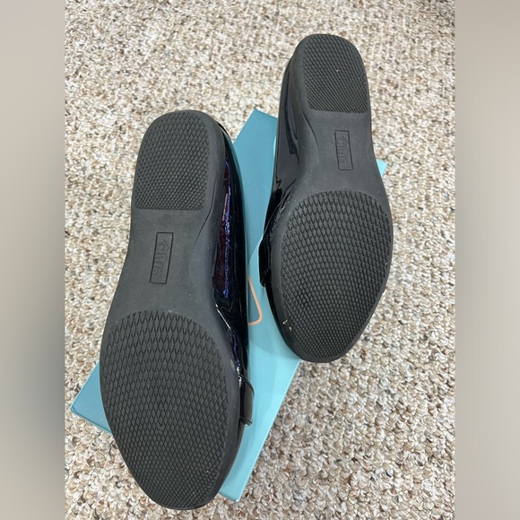 Women's Cliffs by White Mountain Charmed Ballet Flats Black patent 9.5 WIDE - Picture 2 of 3